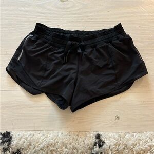 Lululemon hotty hot shorts 2.5” with drawstring black